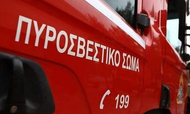 Θεσσαλονίκη: Αυτοκίνητο πήρε φωτιά εν κινήσει - Πώς γλίτωσε ο οδηγός