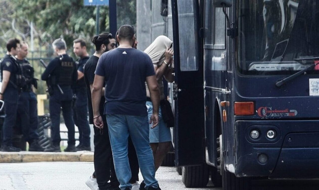 Νέα Φιλαδέλφεια: Προβληματισμός στην ΕΛΑΣ - Δέκα Κροάτες χούλιγκαν διέφυγαν της σύλληψης