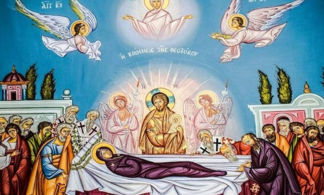 Δεκαπενταύγουστος: Κατάνυξη και έθιμα από γωνιές της Ελλάδας