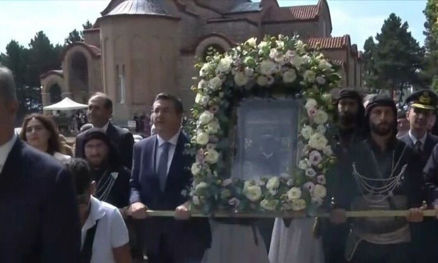 Τραπεζούντα: Με λαμπρότητα η λιτανεία της ιερής εικόνας της Παναγίας της Σουμελά