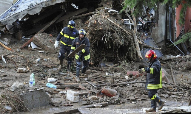 Ιταλία: Συγκλονιστικό βίντεο - Η στιγμή που χείμαρρος ξεχύνεται και πλημμυρίζει πόλη με λάσπες