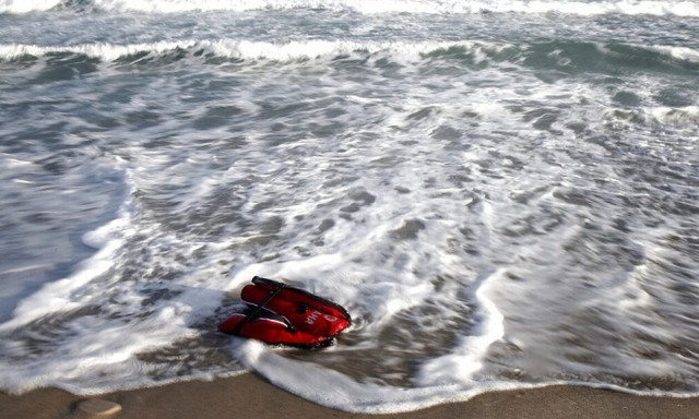 Πράσινο Ακρωτήρι: Φόβοι για περισσότερους από 60 νεκρούς σε ανατροπή πλεούμενου με μετανάστες