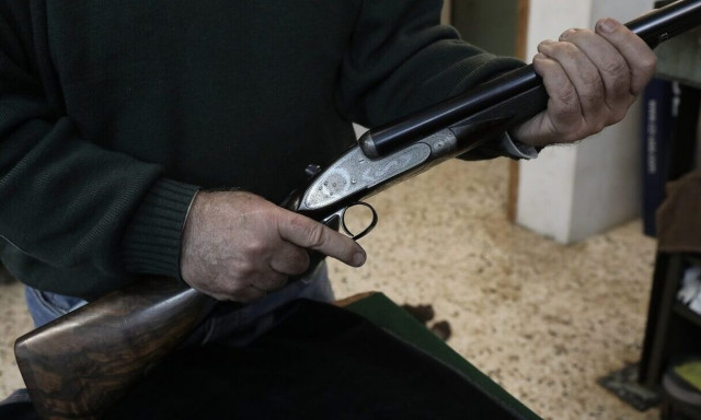 Έγκλημα στην Ευρυτανία: Μέσα από το παράθυρο πυροβόλησε τον αδελφό του - Πώς έγινε η δολοφονία