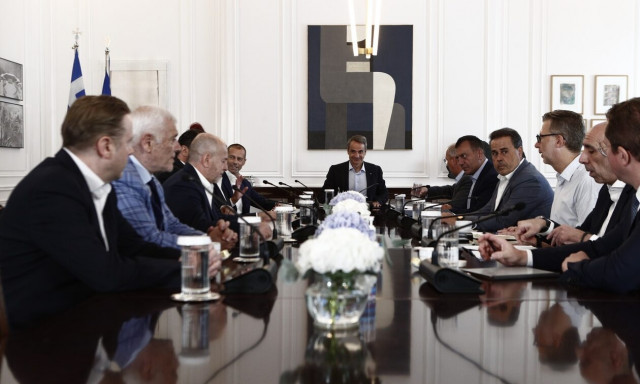 Κυριάκος Μητσοτάκης: Τα μέτρα που αποφασίστηκαν στη συνάντηση με τους Big-4 - Τι αλλάζει στα γήπεδα