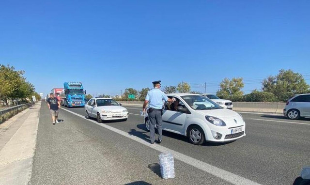 Φωτιά σε βυτιοφόρο: Ολοκληρώθηκε η μετάγγιση – Άνοιξε η Αθηνών – Κορίνθου στο ρεύμα προς Αθήνα