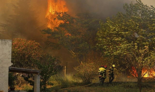 Ισπανία: Χιλιάδες άνθρωποι απομακρύνθηκαν λόγω της ανεξέλεγκτης πυρκαγιάς στην Τενερίφη