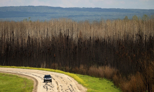 Πυρκαγιές στον Καναδά: Εκκένωση της μεγαλύτερης πόλης στα βορειοδυτικά