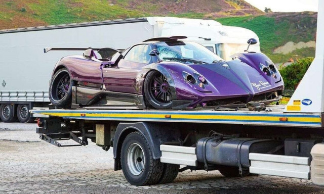 Ατύχημα για την Pagani Zonda του Λιούις Χάμιλτον