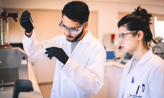 Φαρμακευτική: πολύπλευρη επιστήμη με ευρύ φάσμα επαγγελματικών επιλογών