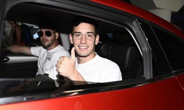 Μεταγραφές, Ολυμπιακός: Στην Ελλάδα ο Χέσε - Περνάει από ιατρικά και υπογράφει