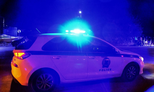 Αίγιο: Τρόμος σε κατοίκους πολυκατοικίας - Άγνωστοι πέταξαν βόμβα μολότοφ στην είσοδο