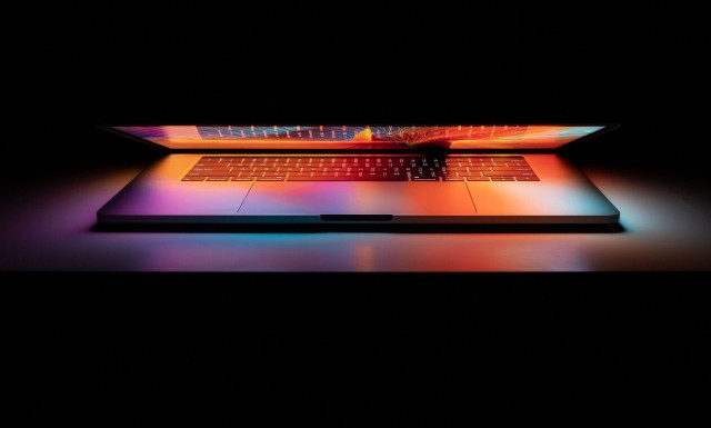 Aποδομώντας τους μεγαλύτερους «tech» μύθους - Η ακτινοβολία και τα «λάθη» στη φόρτιση του κινητού