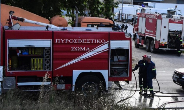 Πρόστιμο σε πυροσβέστη επειδή αρνήθηκε να μαζέψει... μπάζα - Παρέμβαση συνδικαλιστών