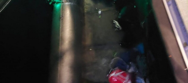 Μυτιλήνη: Δεκάδες μετανάστες βύθισαν τη βάρκα τους όταν εμφανίστηκε το λιμενικό (video)