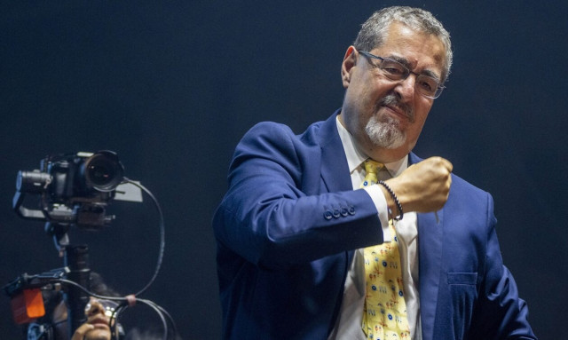 Γουατεμάλα: Ο Μπερνάρντο Αρέβαλο εξελέγη νέος πρόεδρος