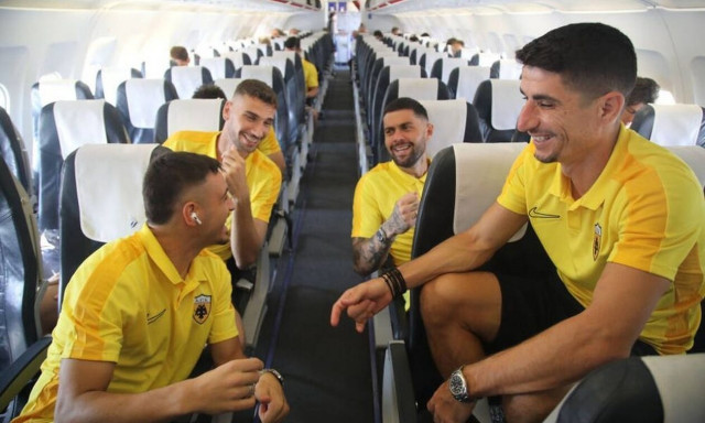 ΑΕΚ: Με Πόνσε και χαμόγελα στην Αμβέρσα - Αναχώρησε για το πρώτο βήμα προς τα «αστέρια»