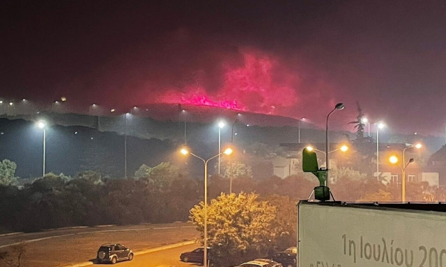 Φωτιά στην Αλεξανδρούπολη: Ξεκινά προληπτική εκκένωση του Νοσοκομείου – Πρώτα φεύγουν 12 νεογνά