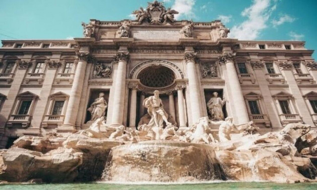 Πλήρωσε δύο ευρώ για ζεστάνει το μπιμπερό του μωρού της: Πώς οι Ιταλοί εξαπατούν τους τουρίστες