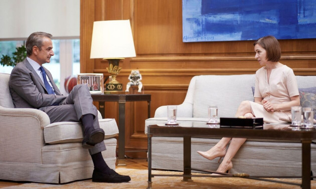 Την πρόεδρο της Μολδαβίας Maia Sandu συνάντησε στο Μαξίμου ο Κυριάκος Μητσοτάκης