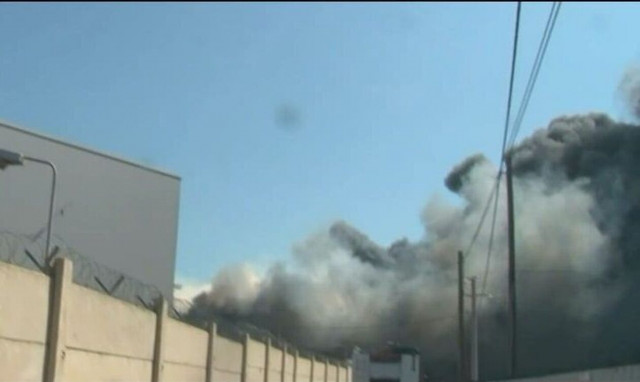 Φωτιά στον Ασπρόπυργο: Νέο μήνυμα του 112 - «Κλείστε πόρτες και παράθυρα»