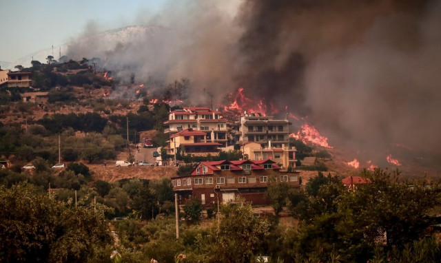 Παράταση προθεσμιών φορολογικών υποχρεώσεων για τους πληγέντες από τις φωτιές