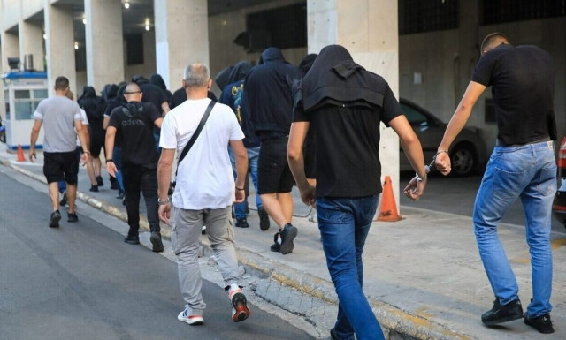 Επεισόδια στη Νέα Φιλαδέλφεια: Στον ανακριτή ο 43χρονος Έλληνας οπαδός που συνελήφθη