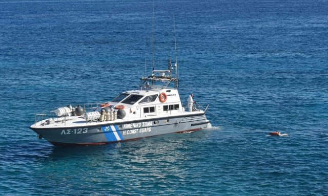 Φωτιά σε τουριστικό σκάφος ανάμεσα σε Παξούς και Κέρκυρα