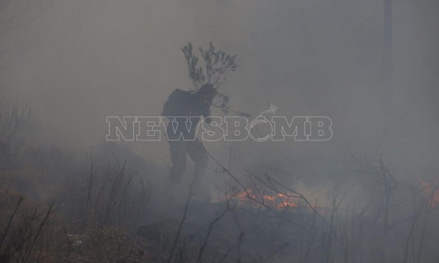 Φωτιά στην Πάρνηθα: Εκκενώνεται ο οικισμός της Αγίας Παρασκευής στο Μενίδι