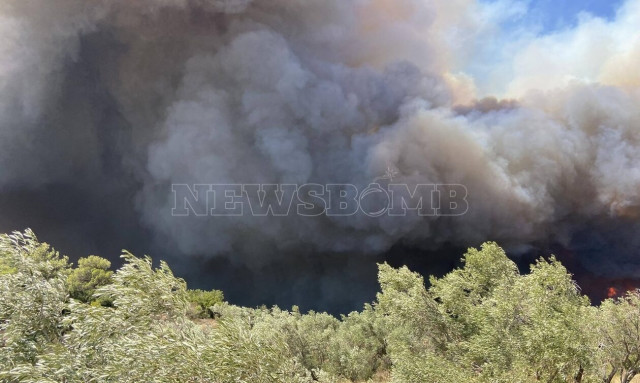 Φωτιά στην Πάρνηθα: Επικίνδυνη αναζωπύρωση στην Ιερά Μονή Κλειστών