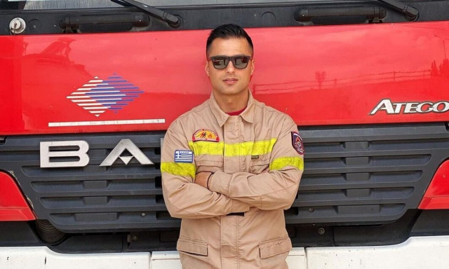 Γιάννης Τσολάκης: Ο πρώην παίκτης του Survivor στη μάχη με τη φωτιά στον Ασπρόπυργο