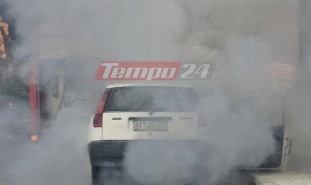 Πάτρα: Φωτιά σε ΙΧ στο οποίο επέβαιναν δύο παιδάκια