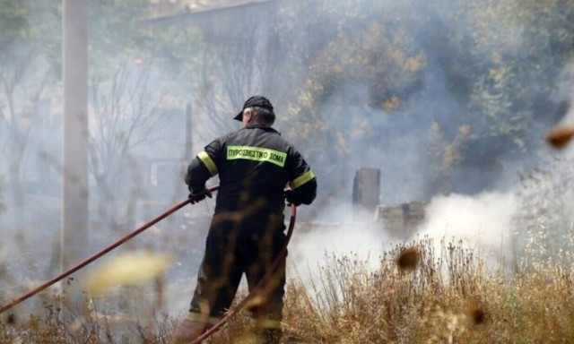 Φωτιά στο Μενίδι: Ελεύθεροι αφέθηκαν οι δύο προσαχθέντες για εμπρησμό