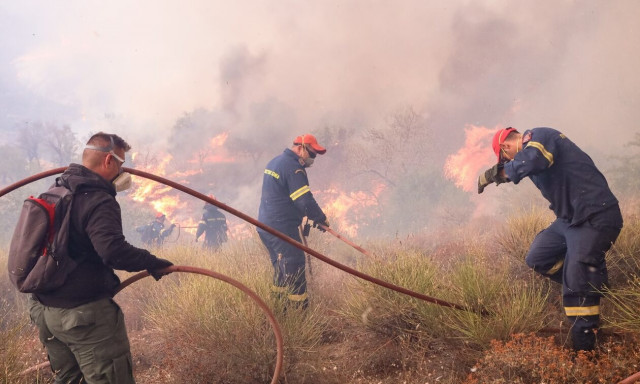Prosecutor presses charges against 3 individuals who held 13 migrants in N. Greece