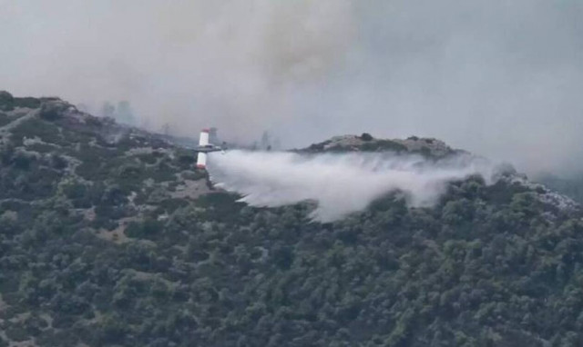 Φωτιές στην Ελλάδα: Ό,τι «είδε» το συντονιστικό ελικόπτερο της πυροσβεστικής – Συγκλονιστικά πλάνα