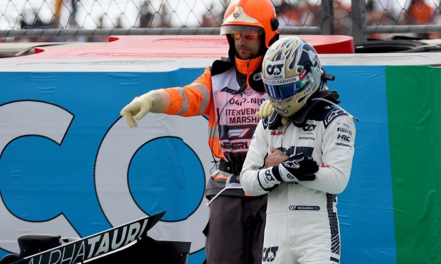 Formula 1: Κάταγμα στο μετακάρπιο ο Ρικάρντο