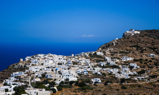 Σχέδιο 2 δισ. ευρώ για αιολικά, φωτοβολταϊκά και αποθήκευση ενέργειας στα νησιά