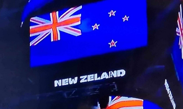 Μουντομπάσκετ 2023: Οπαδός υποδύθηκε παίκτη και έφτασε μέχρι το παρκέ σε αγώνα των ΗΠΑ!