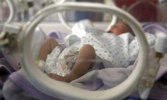 Υποθέση εμπορίας βρεφών: 150 ζευγάρια Αυστραλών σε «ομηρία» για παρένθετες