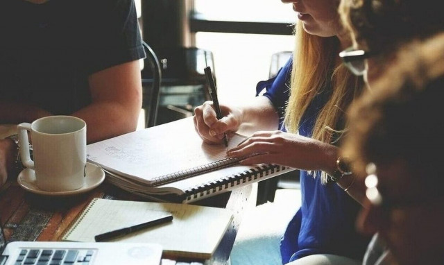 Εργασιακό νομοσχέδιο: Συντάξιμος χρόνος ή έκπτωση στις εισφορές οι επιπλέον 5 ώρες