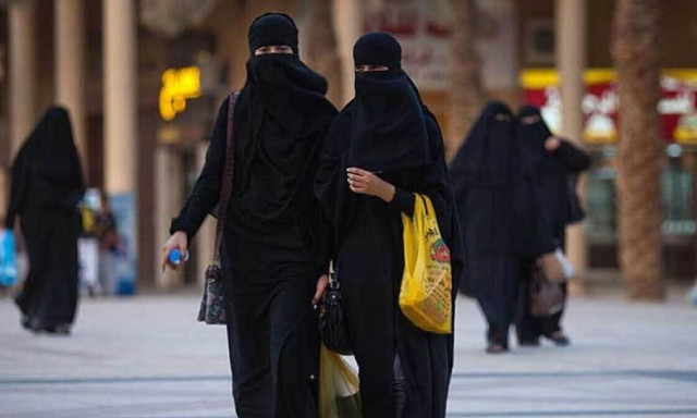 Γαλλία: Τέλος η αμπάγια από τα σχολεία της χώρας