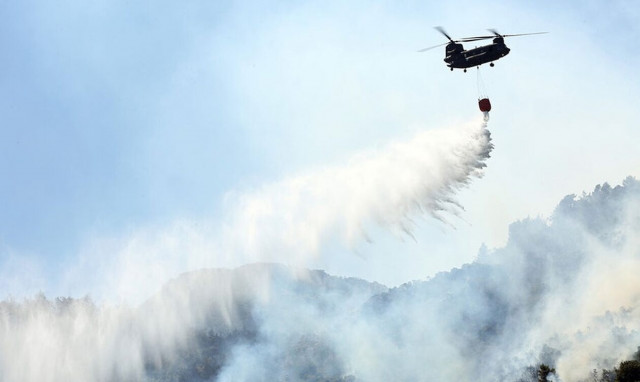 Στον αέρα 28 αεροσκάφη των Ενόπλων Δυνάμεων για κατάσβεση των πυρκαγιών
