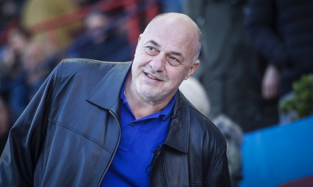 Αχιλλέας Μπέος: «Είναι «Τόφαλος», τρώει εφτά σοκολατάκια την ώρα» - Σάλος από τις νέες δηλώσεις