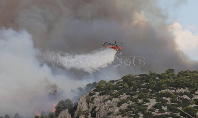 Φωτιές: Συνεχείς συσκέψεις στο Μαξίμου για τo ραντεβού της Πέμπτης στη Βουλή
