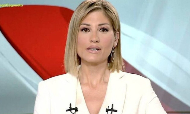 Ράνια Τζίμα: Η «γκάφα» στο κεντρικό δελτίο του Mega - Νόμιζε ότι δεν φαινόταν και...