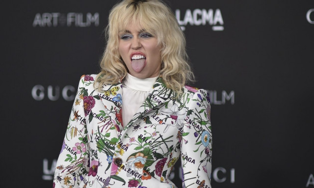 Μάιλι Σάιρους: Παρουσιάζει άγνωστες πτυχές της ζωής της μέσω TikTok, μετά το νέο τραγούδι