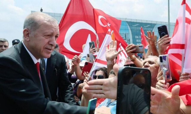 Σύμβουλος Ερντογάν: Η Τουρκία δεν μπορεί να κάνει υποχωρήσεις στα δικαιώματα Τουρκοκυπρίων