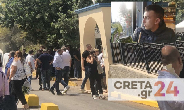 Θρήνος στο Ηράκλειο: Ντυμένοι στο λευκά αποχαιρέτισαν τον 22χρονο που έδωσε ζωή από τον θάνατό του