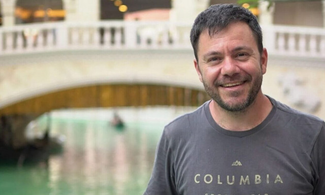 Ο Ευτύχης Μπλέτσας ταξίδεψε στη Μανίλα για την Εθνική Ελλάδος  - «Πάμε ρε τρέλα»