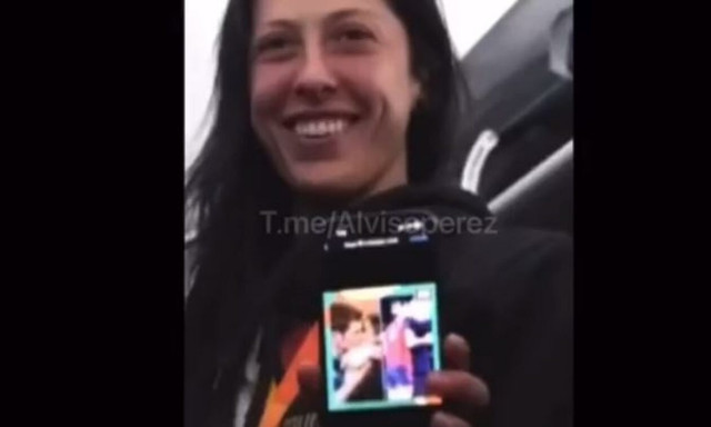 Ισπανία: Βίντεο δείχνει την Ερμόσο να γελάει για το φιλί που της έδωσε ο Ρουμπιάλες