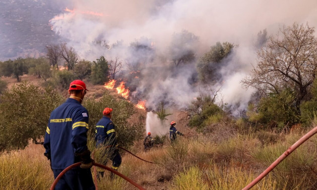 Έκτακτο επίδομα στους πυροσβέστες επεξεργάζεται η κυβέρνηση - Τα τρία σενάρια